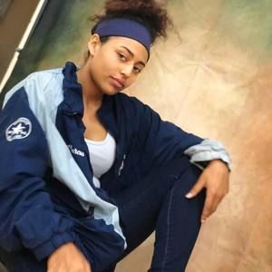 Meet your Posher, Makiya